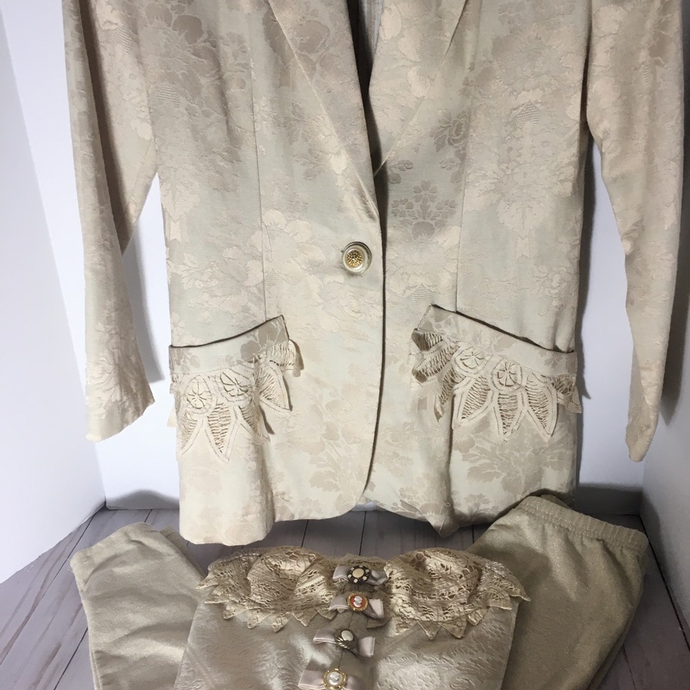 Vintage oversized blazer with matching Bustier with leggings.
